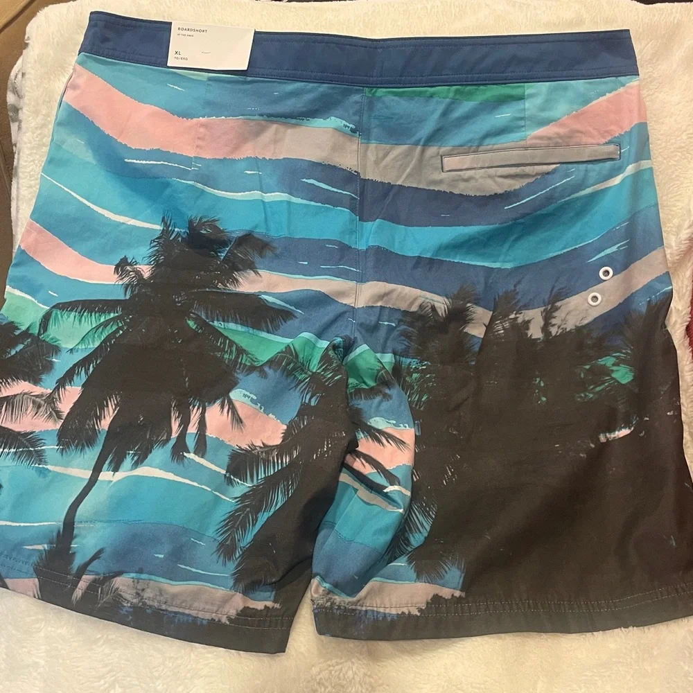 American Eagle Outfitters Swim Boardshorts. Blue and Pink Palm Print Size XL NWT